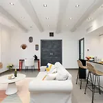 Apartment Ginabelayourhosthelper *