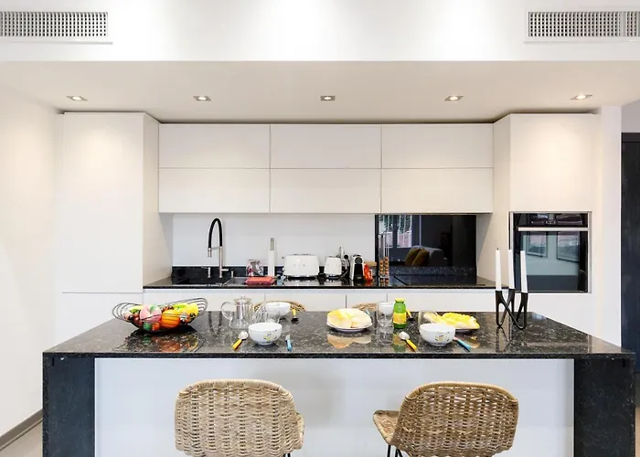 Ginabelayourhosthelper Σαιν-Τροπέ